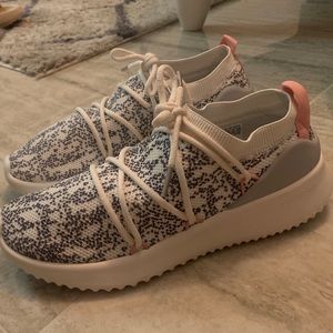 Adidas Cloudfoam sneakers